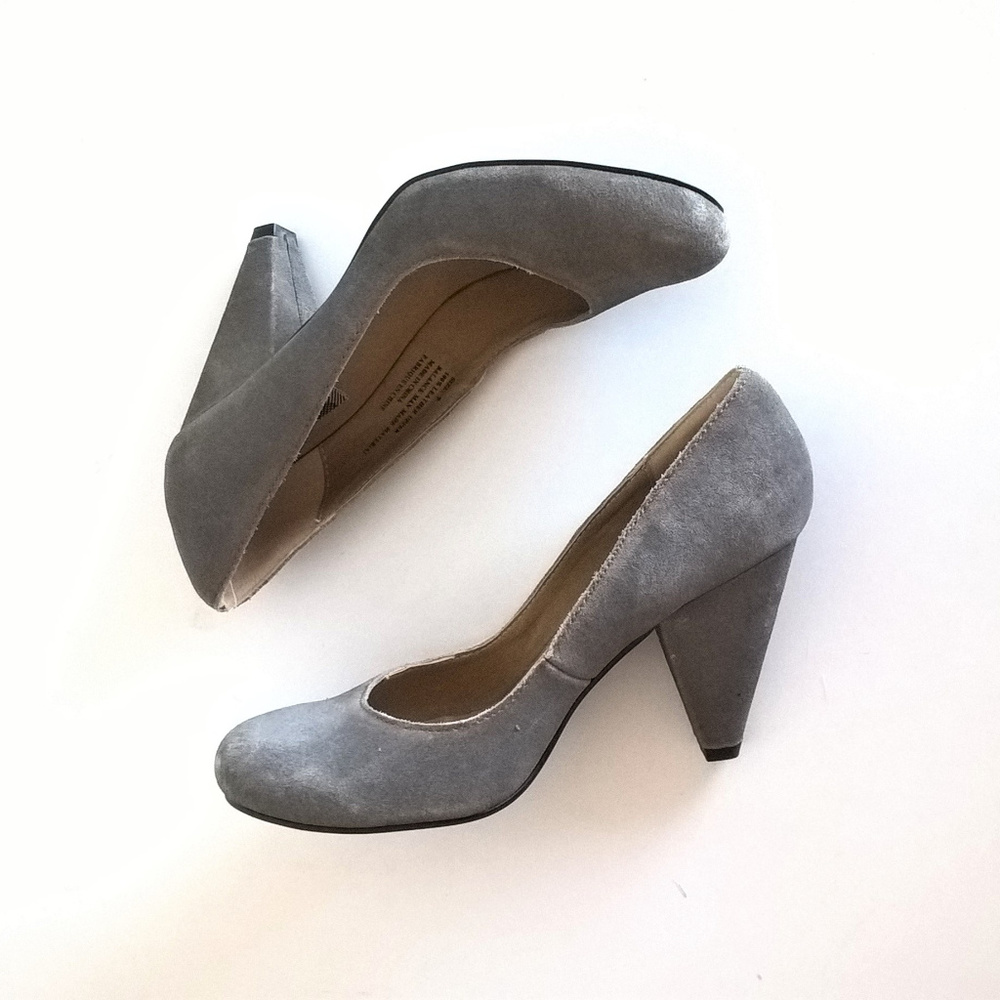 Faux Suede Cone Heel Pump Grey